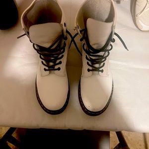 White size 10 great condition Dr.Martin boot